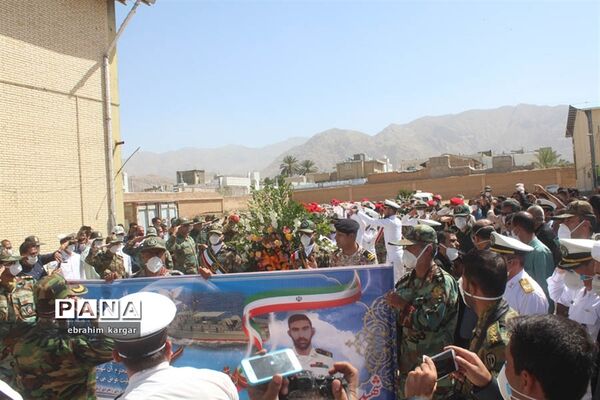 تشییع ناوبان یکم شهید اسماعیل پور خسرو از شهدای ناو کُنارک در شهرستان داراب -2