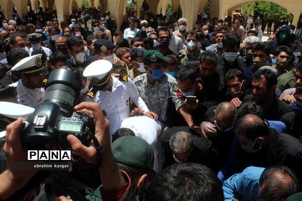 تشییع ناوبان یکم شهید اسماعیل پور خسرو از شهدای ناو کُنارک در شهرستان داراب -2