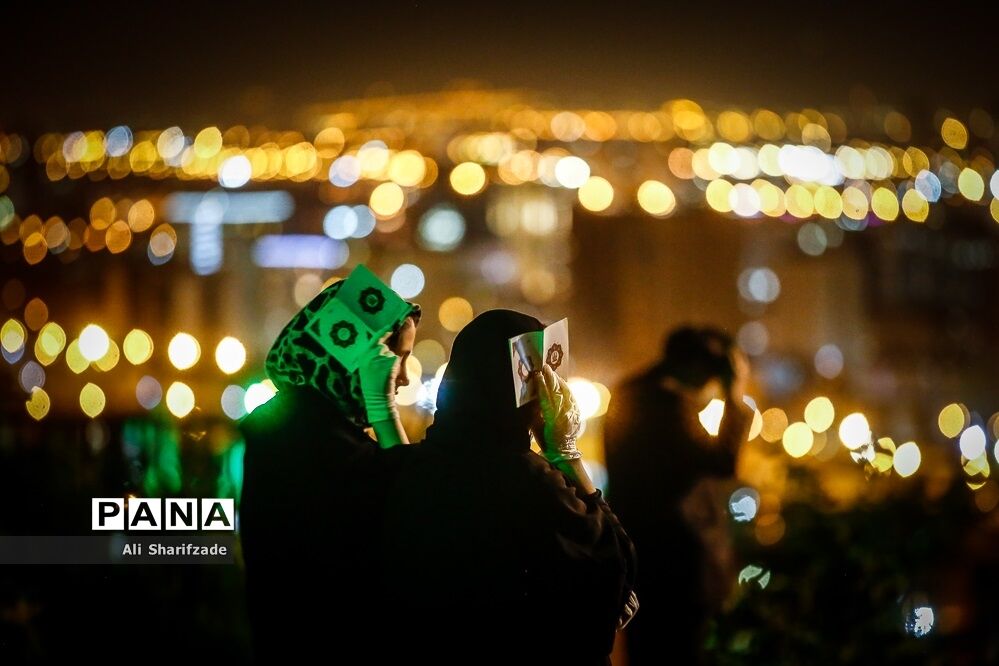 احیای شب بیست و یکم ماه رمضان در مقبره الشهدای چیتگر