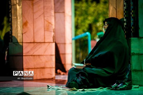 احیای شب بیست و یکم ماه رمضان در مقبره الشهدای چیتگر