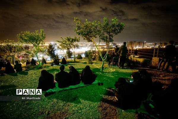 احیای شب بیست و یکم ماه رمضان در مقبره الشهدای چیتگر