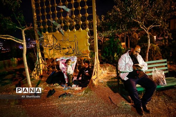 احیای شب بیست و یکم ماه رمضان در مقبره الشهدای چیتگر