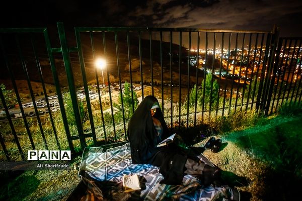 احیای شب بیست و یکم ماه رمضان در مقبره الشهدای چیتگر