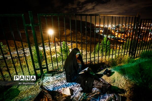 احیای شب بیست و یکم ماه رمضان در مقبره الشهدای چیتگر