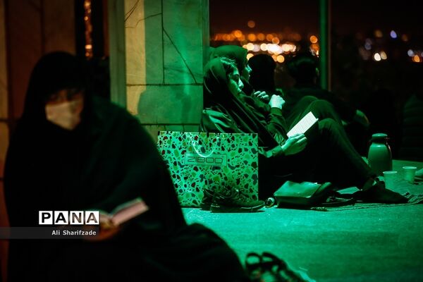 احیای شب بیست و یکم ماه رمضان در مقبره الشهدای چیتگر