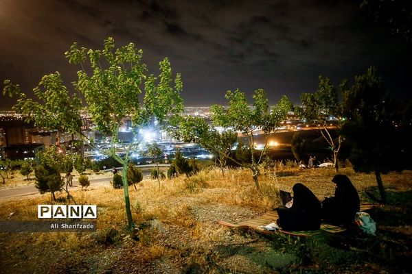 احیای شب بیست و یکم ماه رمضان در مقبره الشهدای چیتگر