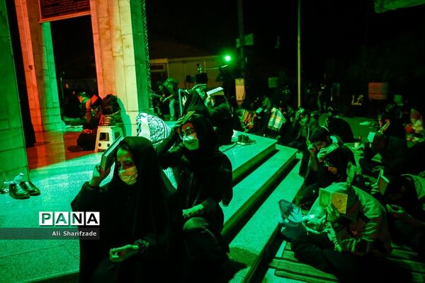 احیای شب بیست و یکم ماه رمضان در مقبره الشهدای چیتگر