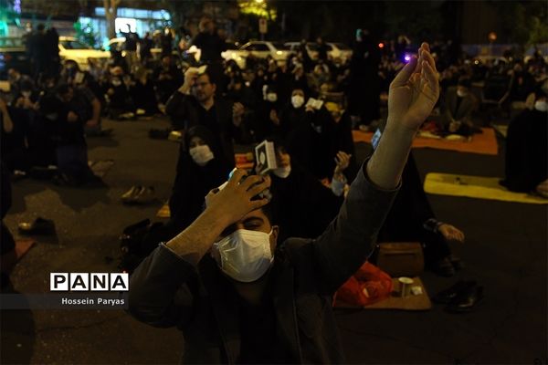 احیای شب بیست و یکم ماه رمضان در تهران