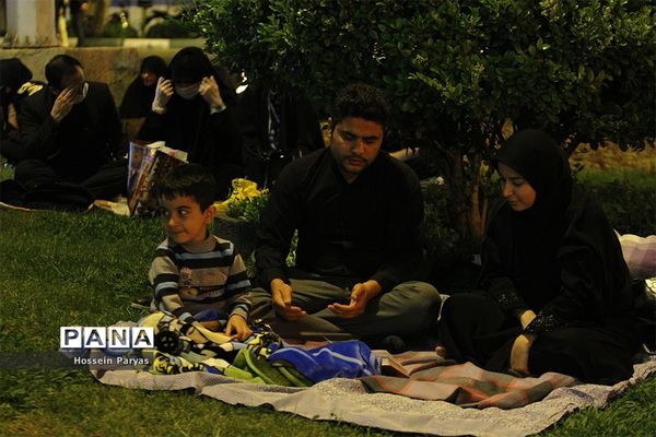 احیای شب بیست و یکم ماه رمضان در تهران