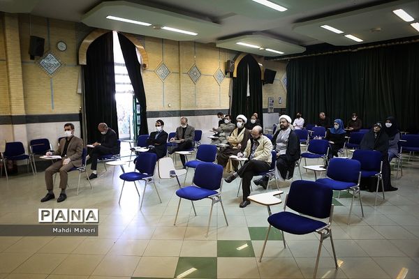 نشست علمی  تخصصی تلفیق برنامه درسی با حضور عضو شورای عالی آموزش و پرورش