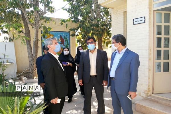 بازدید معاون پرورشی و فرهنگی اداره‌کل آموزش و پرورش استان بوشهر از مرکز مشاوره مهر دانش آموزی شهرستان بوشهر