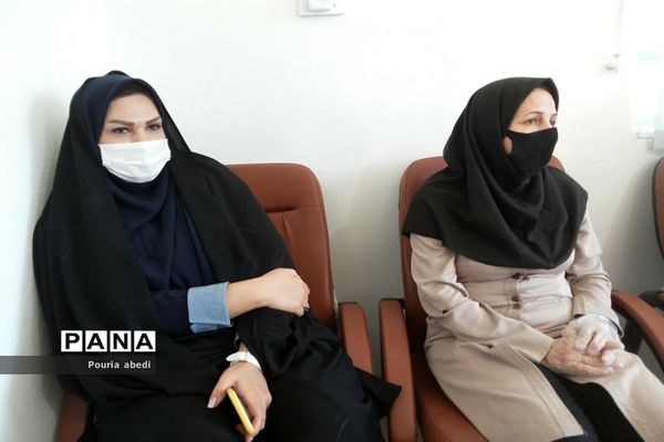 بازدید معاون پرورشی و فرهنگی اداره‌کل آموزش و پرورش استان بوشهر از مرکز مشاوره مهر دانش آموزی شهرستان بوشهر