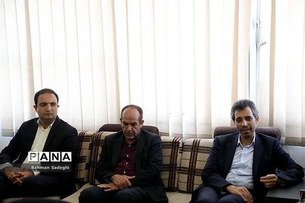 بازدید جمعی از مسئولان ذوب آهن اصفهان از خبرگزاری پانا