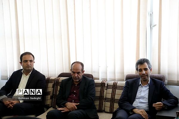 بازدید جمعی از مسئولان ذوب آهن اصفهان از خبرگزاری پانا