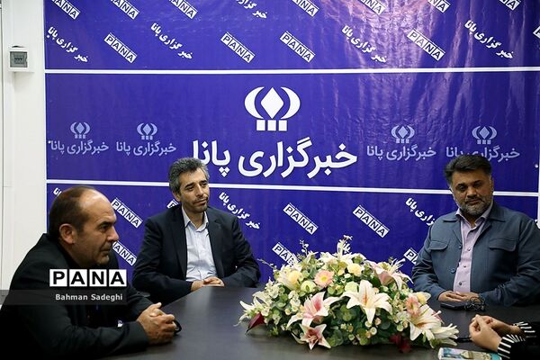 بازدید جمعی از مسئولان ذوب آهن اصفهان از خبرگزاری پانا