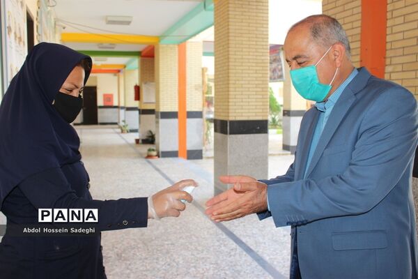 بازدید مدیرکل آموزش و پرورش استان بوشهر از بازگشایی دبیرستان شهیده سهام خیام بوشهر