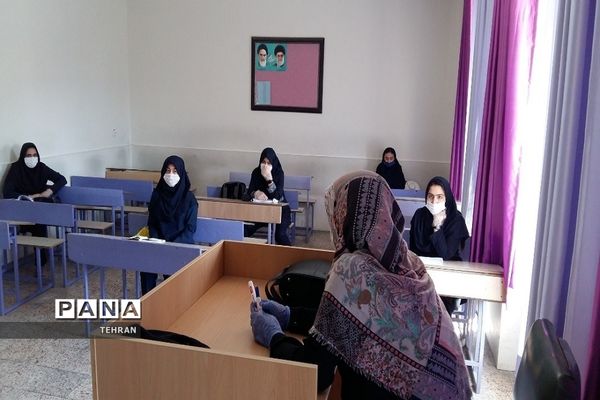 حضور داوطلبانه دانش‌آموزان منطقه 13 در کلاس درس