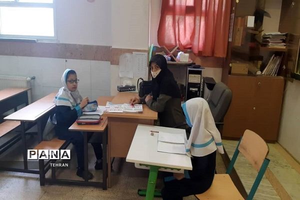 حضور داوطلبانه دانش‌آموزان منطقه 13 در کلاس درس