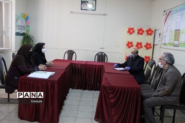 حضور داوطلبانه دانش‌آموزان منطقه 13 در کلاس درس