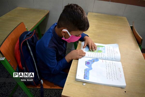 حضور دانش‌آموزان و معلمان در مدارس در روزهای کرونایی گله‌دار
