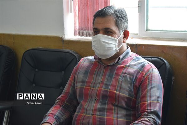 حضور دانش‌آموزان و معلمان در مدارس در روزهای کرونایی گله‌دار