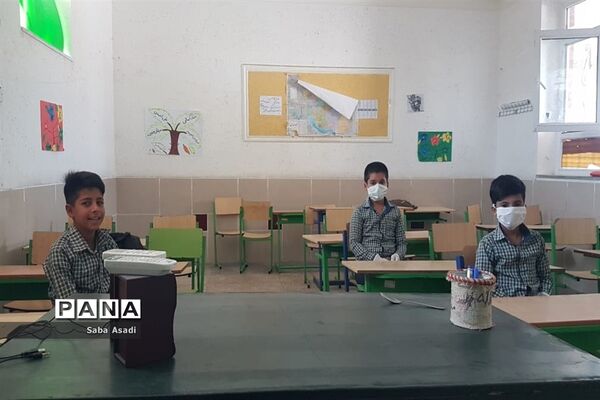 حضور دانش‌آموزان و معلمان در مدارس در روزهای کرونایی گله‌دار