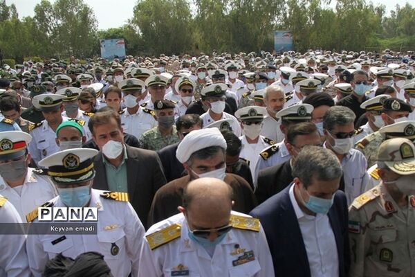 تشییع پیکر پاک ۵ شهید حادثه شناور کنارک نیروی دریایی ارتش در بوشهر