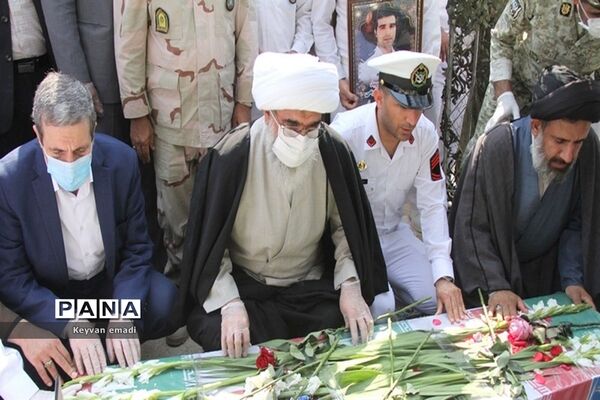 تشییع پیکر پاک ۵ شهید حادثه شناور کنارک نیروی دریایی ارتش در بوشهر