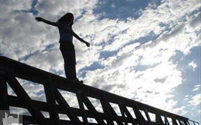 چه کنیم تا نوجوانان به سمت خودکشی نروند؟