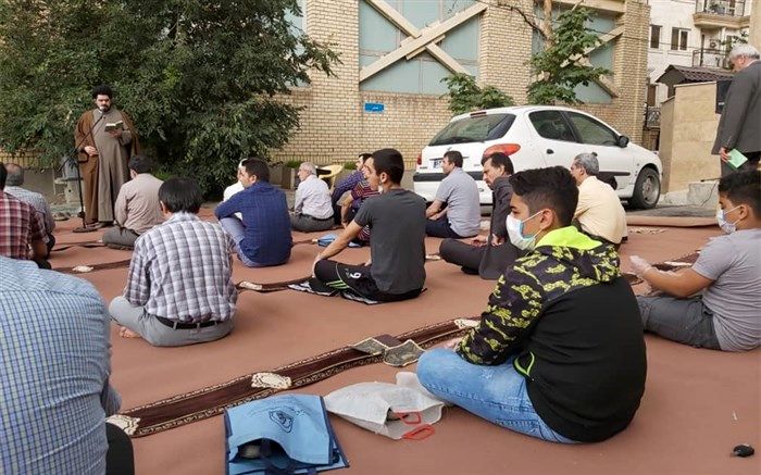 حضوردانش آموزان منطقه یک در نماز عیدفطر با رعایت پروتکل بهداشتی