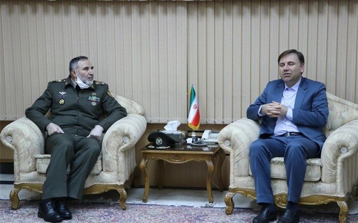 قدردانی  فرمانده نزاجا از استاندار گیلان در راستای مبارزه با ویروس منحوس کرونا