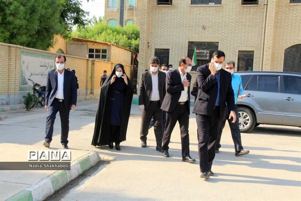 بازدید مدیرکل آموزش و پرورش استان بوشهر از حوزه‌های امتحانی