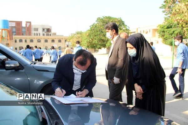 بازدید مدیرکل آموزش و پرورش استان بوشهر از حوزه‌های امتحانی