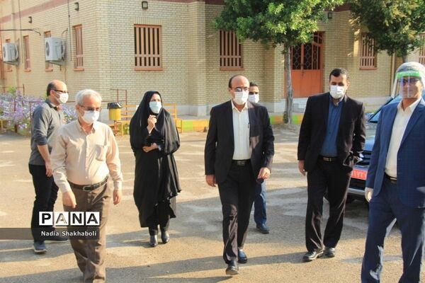 بازدید مدیرکل آموزش و پرورش استان بوشهر از حوزه‌های امتحانی