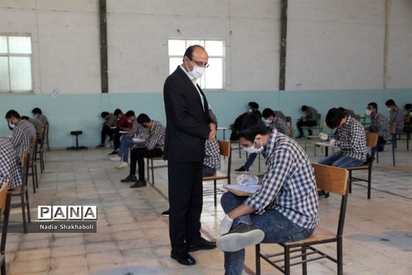 بازدید مدیرکل آموزش و پرورش استان بوشهر از حوزه‌های امتحانی