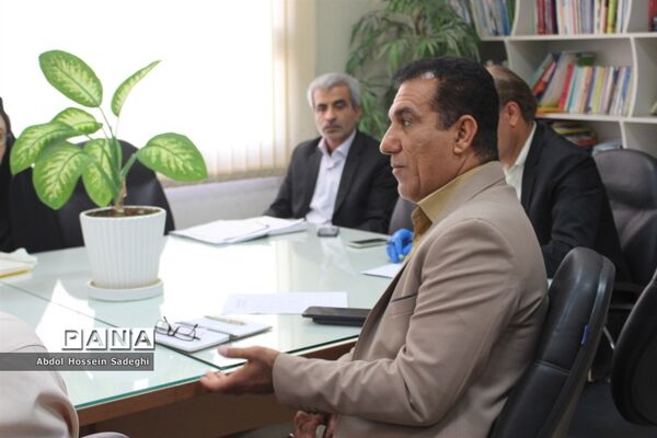 نشست کار گروه استانی لباس فرم دانش‌آموزی استان بوشهر