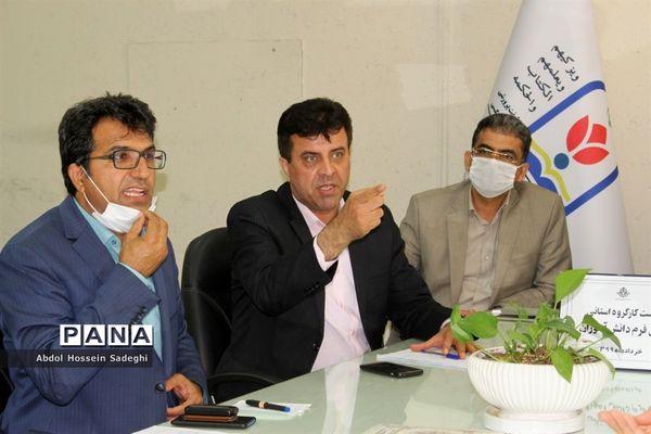 نشست کار گروه استانی لباس فرم دانش‌آموزی استان بوشهر