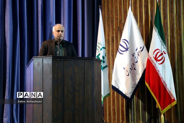 جلسه توجیهی کارشناس مسئولان مناطق و ناظرین طرح نظارت بر ثبت نام و شهریه مدارس غیردولتی شهر تهران