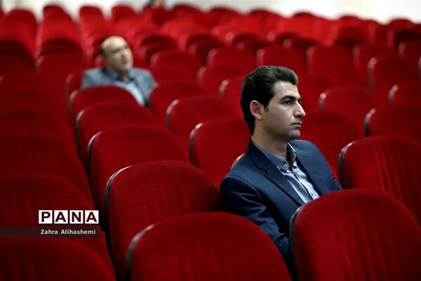 جلسه توجیهی کارشناس مسئولان مناطق و ناظرین طرح نظارت بر ثبت نام و شهریه مدارس غیردولتی شهر تهران