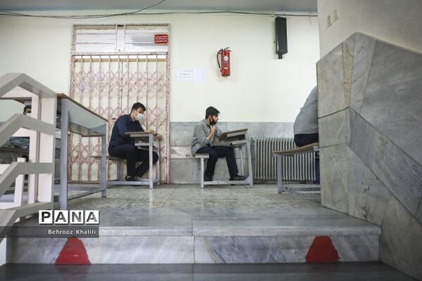 امتحانات دوره متوسطه با رعایت فاصله اجتماعی