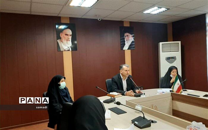 برگزاری جلسه ناظرین سلامت حوزه های امتحانات نهایی پایه دوازدهم منطقه ۱۳