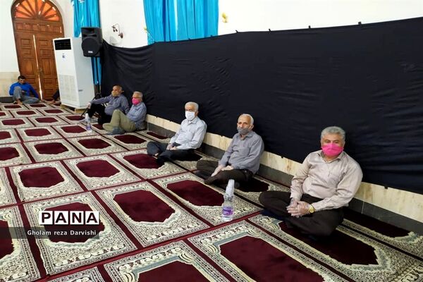 مراسم سالروز رحلت  امام خمینی (ره) جایگاه نماز جمعه با حضور فرهنگیان و اهالی شهر دلوار