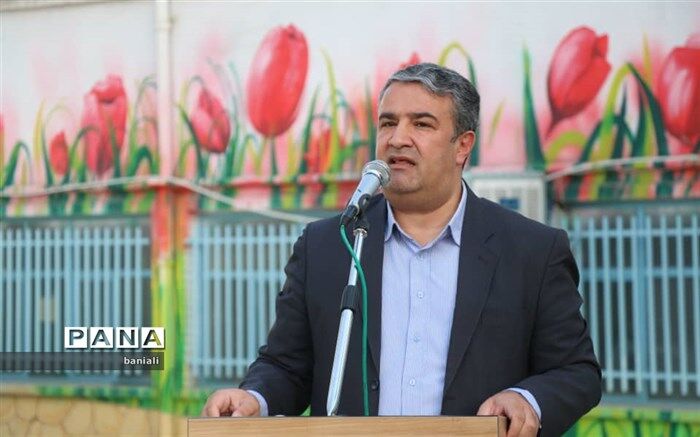 گروههای آموزشی مغز متفکر  و اندیشه ساز جریان آموزش در مدارس هستند