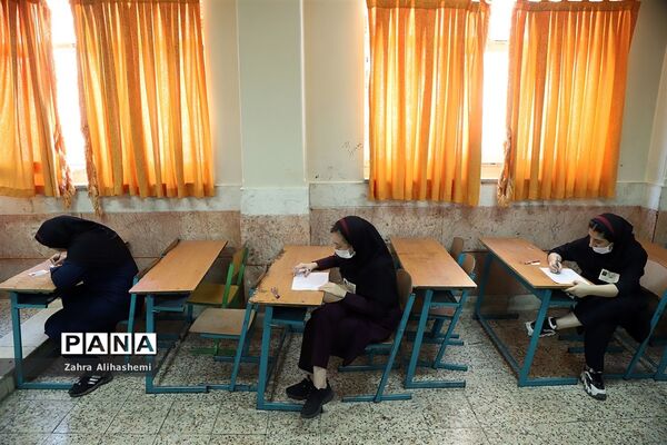 برگزاری امتحانات پایه نهم دبیرستان خسرو خاور