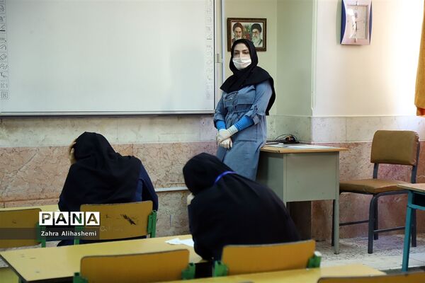 برگزاری امتحانات پایه نهم دبیرستان خسرو خاور