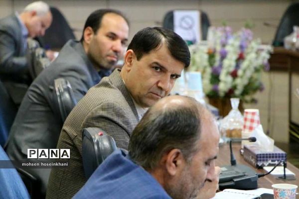 نشست معرفی کتاب در آموزش و پرورش قزوین