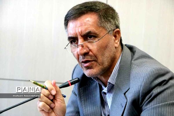 نشست معرفی کتاب در آموزش و پرورش قزوین