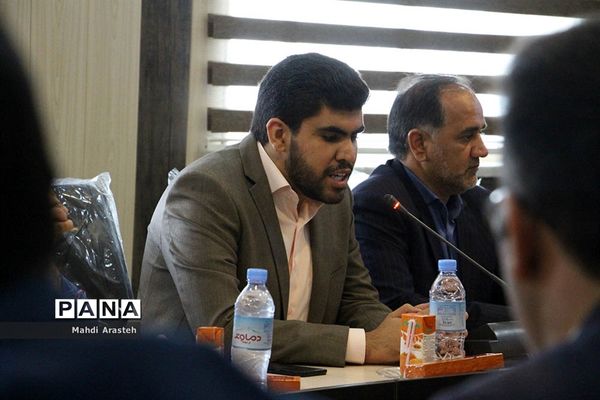 تجلیل از عوامل اجرایی ستاد بزرگداشت مقام معلم اداره آموزش و پرورش شهرستان بیرجند