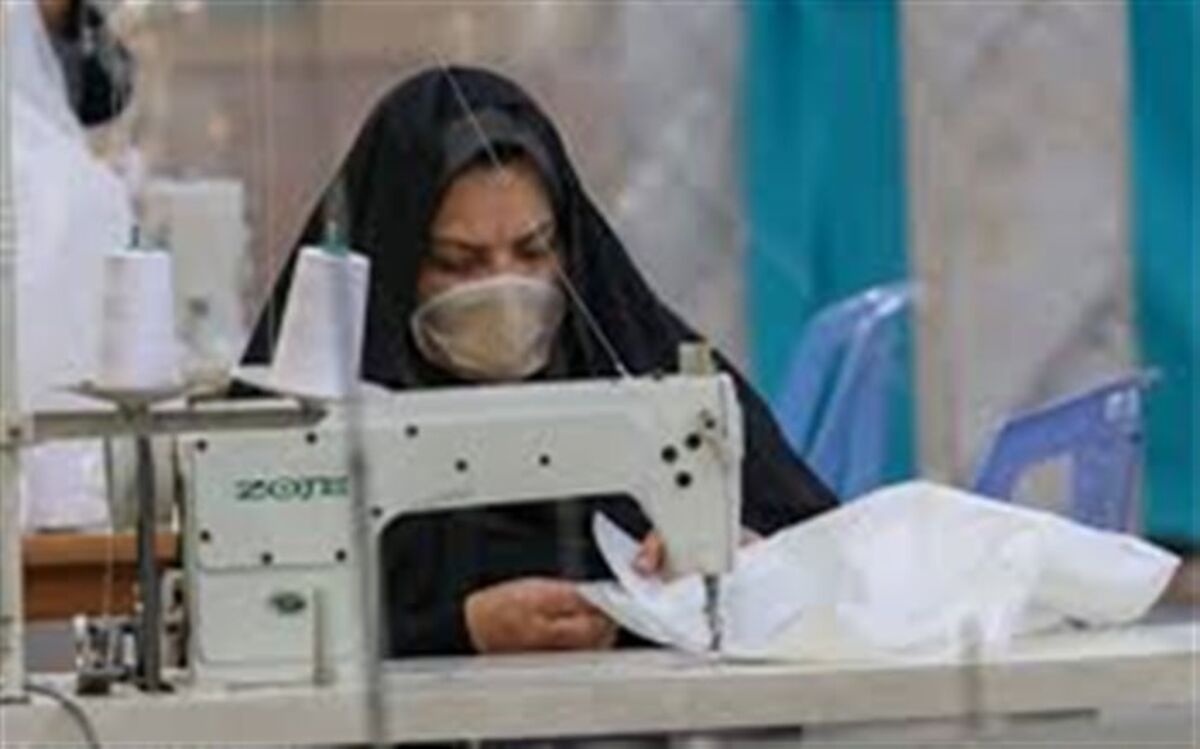 دوخت رایگان ۱۵۰۰ دست لباس کادر درمانی توسط بانوان شاهین‌دژی