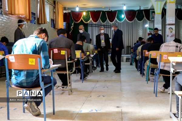 بازدید مدیرکل آموزش و پرورش آذربایجان غربى از نحوه برگزارى امتحانات نهایى